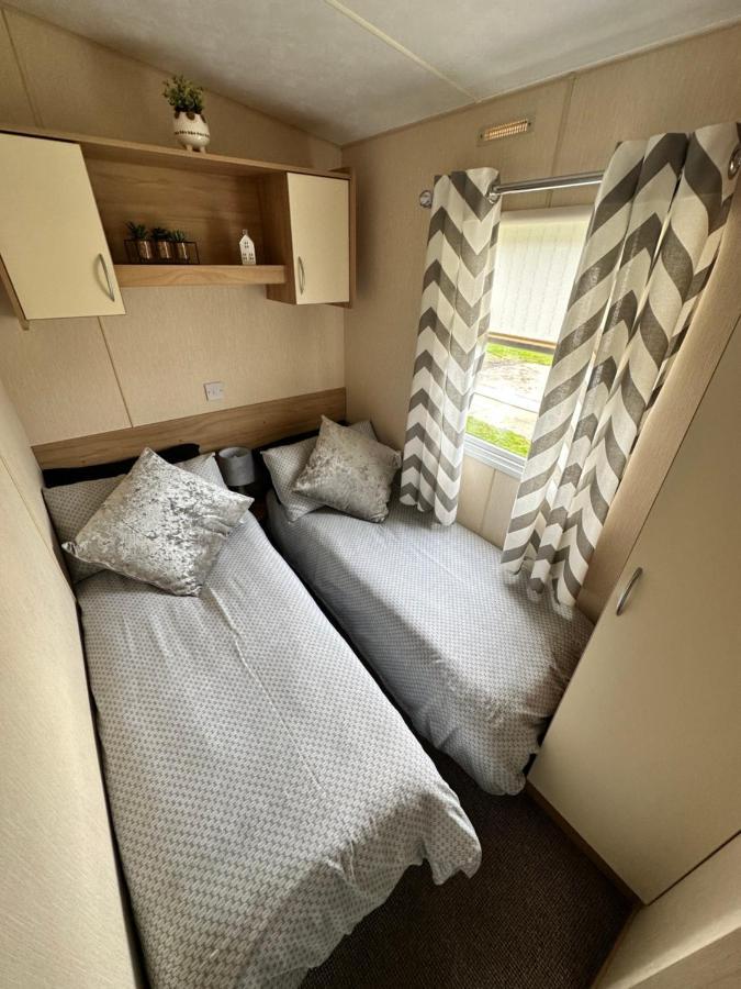 6 Berth Caravan On Marine Holiday Park Hotel Rhyl Buitenkant foto