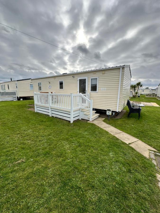 6 Berth Caravan On Marine Holiday Park Hotel Rhyl Buitenkant foto